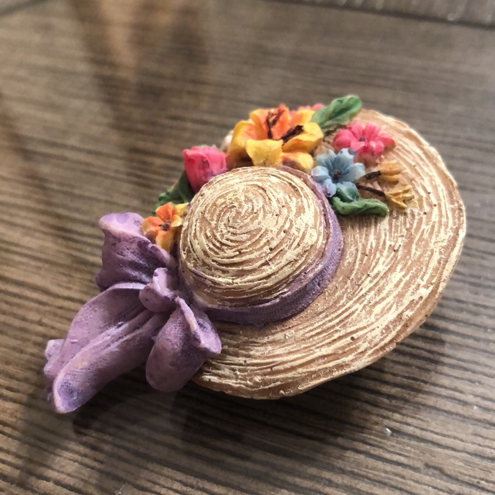 Vintage Resin Straw Hat Pin with Flowers, Purple Bow, Bonnet - Picture 5 of 16